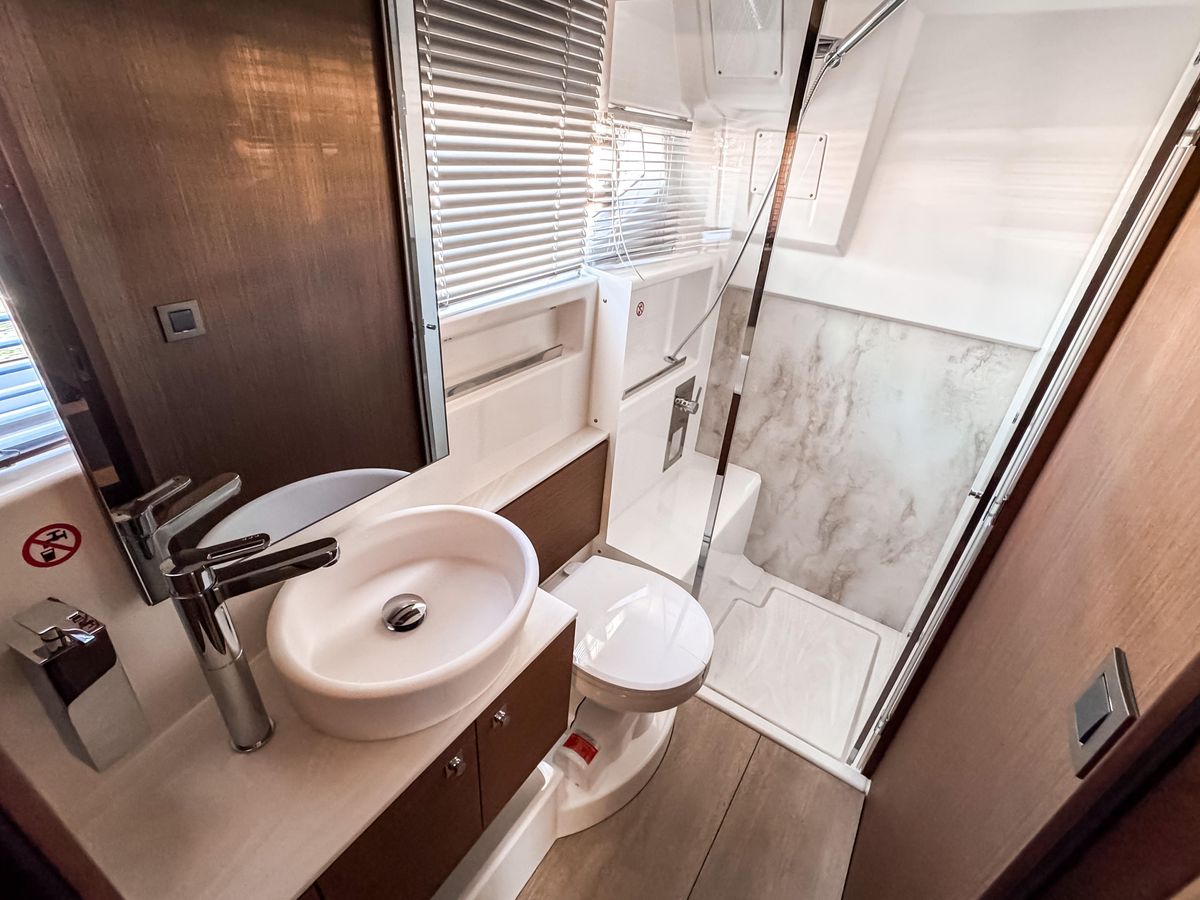 2026 Wellcraft 44 Explorer photo 44