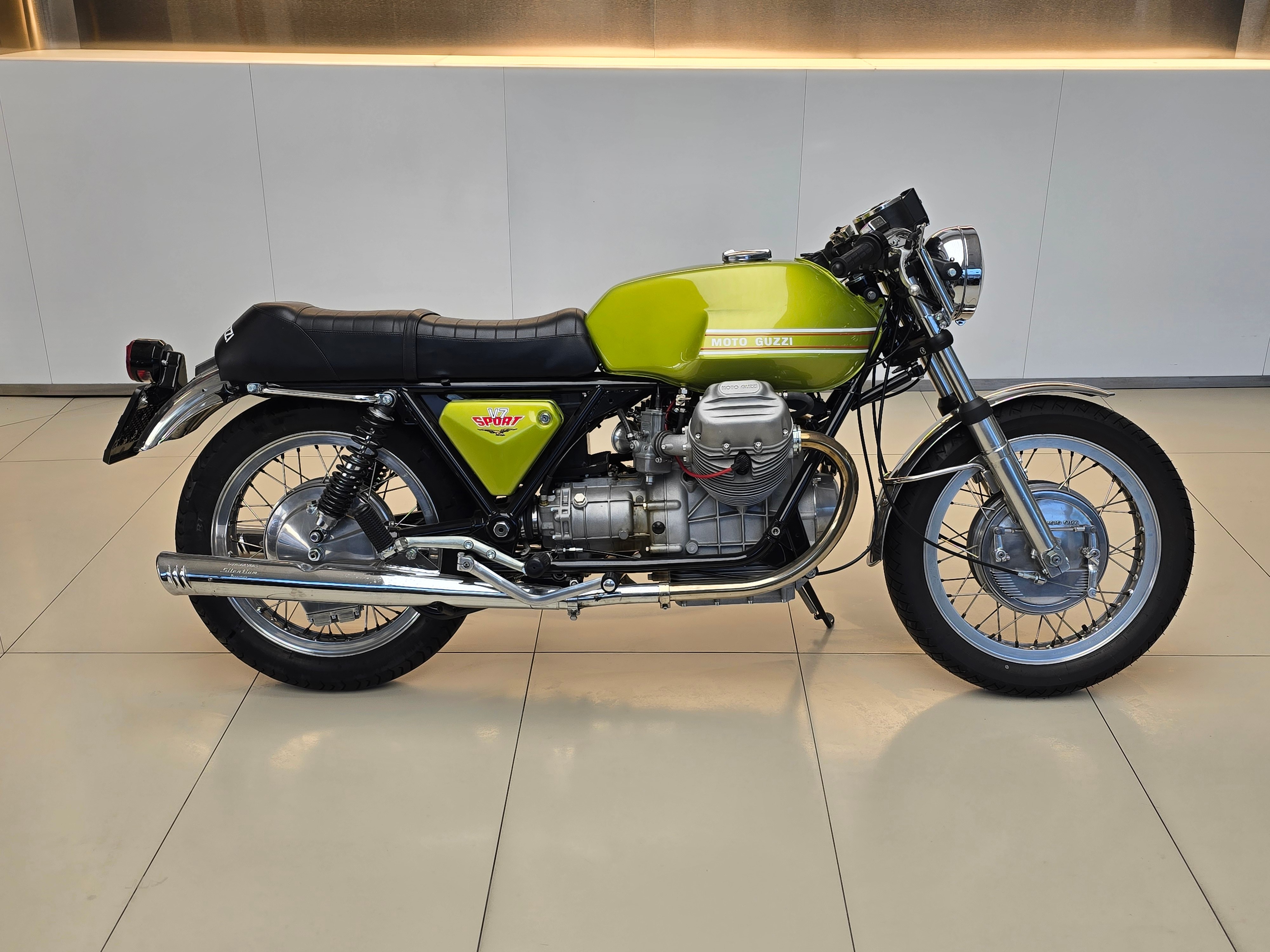 1972 MOTO GUZZI V7 Sport photo 3
