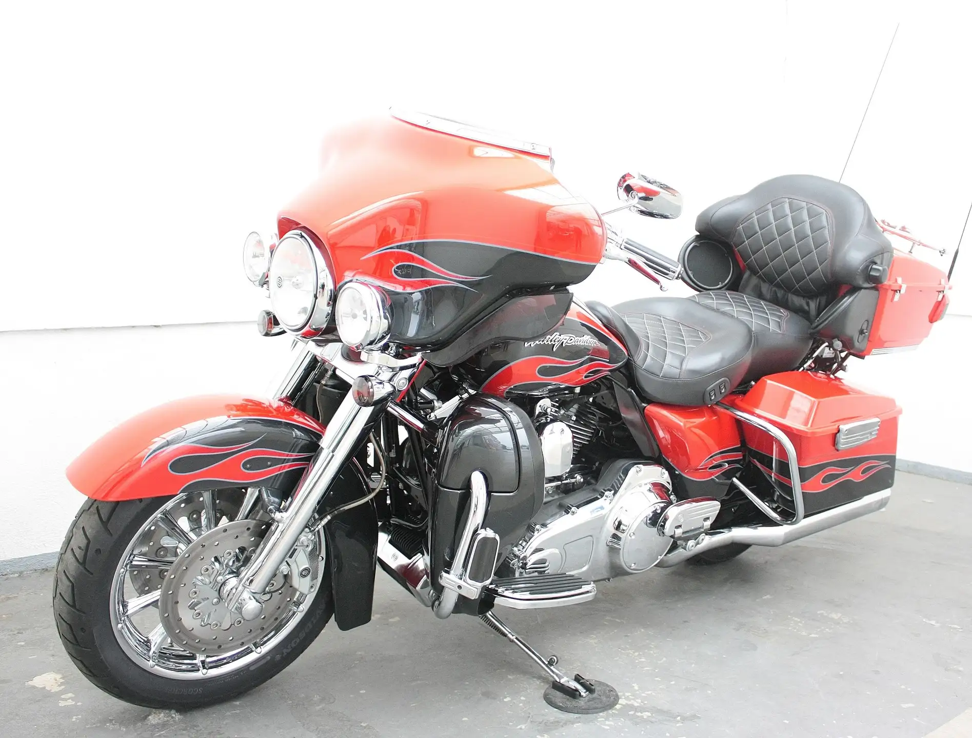 2010 Harley-Davidson Electra Glide FLHTCUSE 3 CVO 110' E-Glide Ultra Classic 5HD1.... photo 6