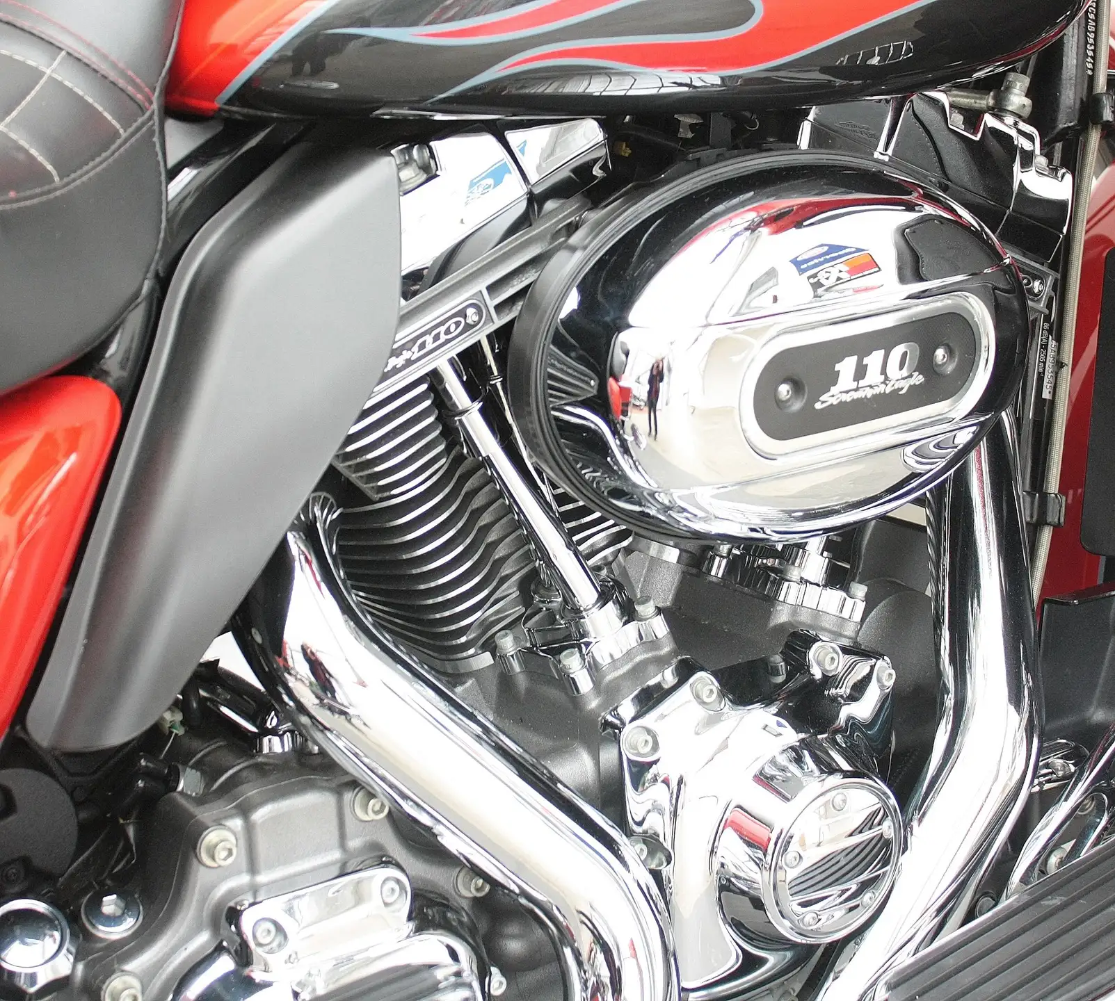 2010 Harley-Davidson Electra Glide FLHTCUSE 3 CVO 110' E-Glide Ultra Classic 5HD1.... photo 10