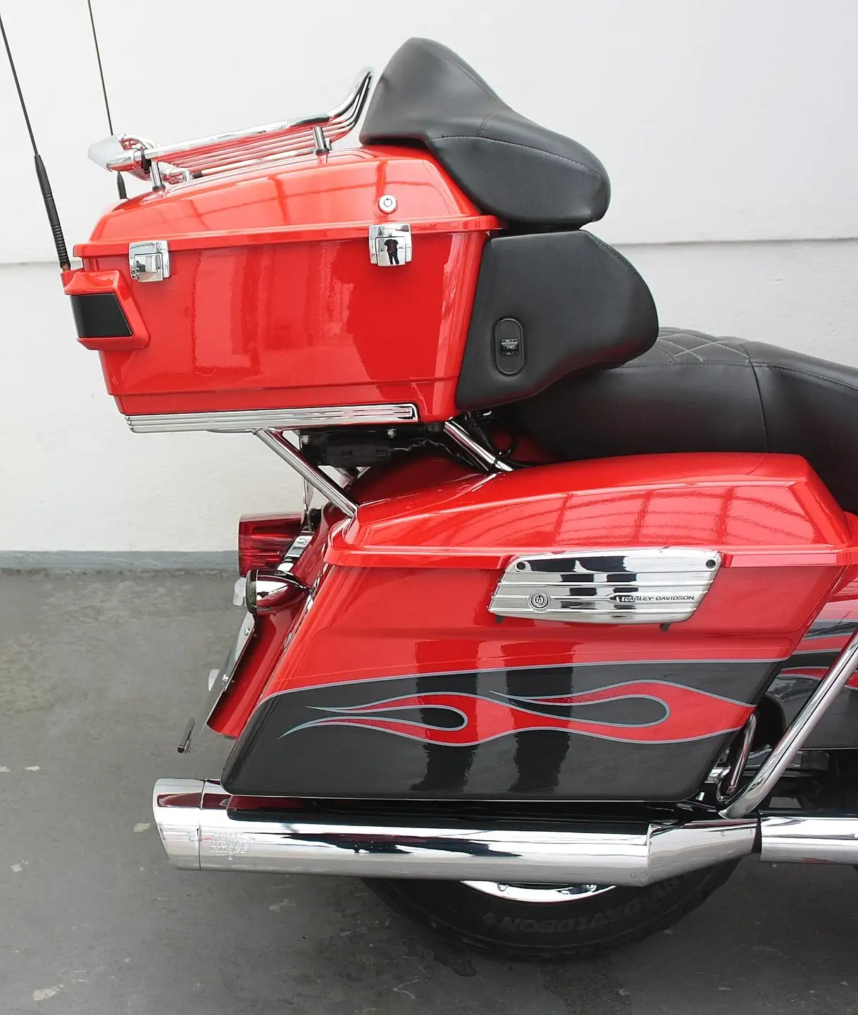 2010 Harley-Davidson Electra Glide FLHTCUSE 3 CVO 110' E-Glide Ultra Classic 5HD1.... photo 11