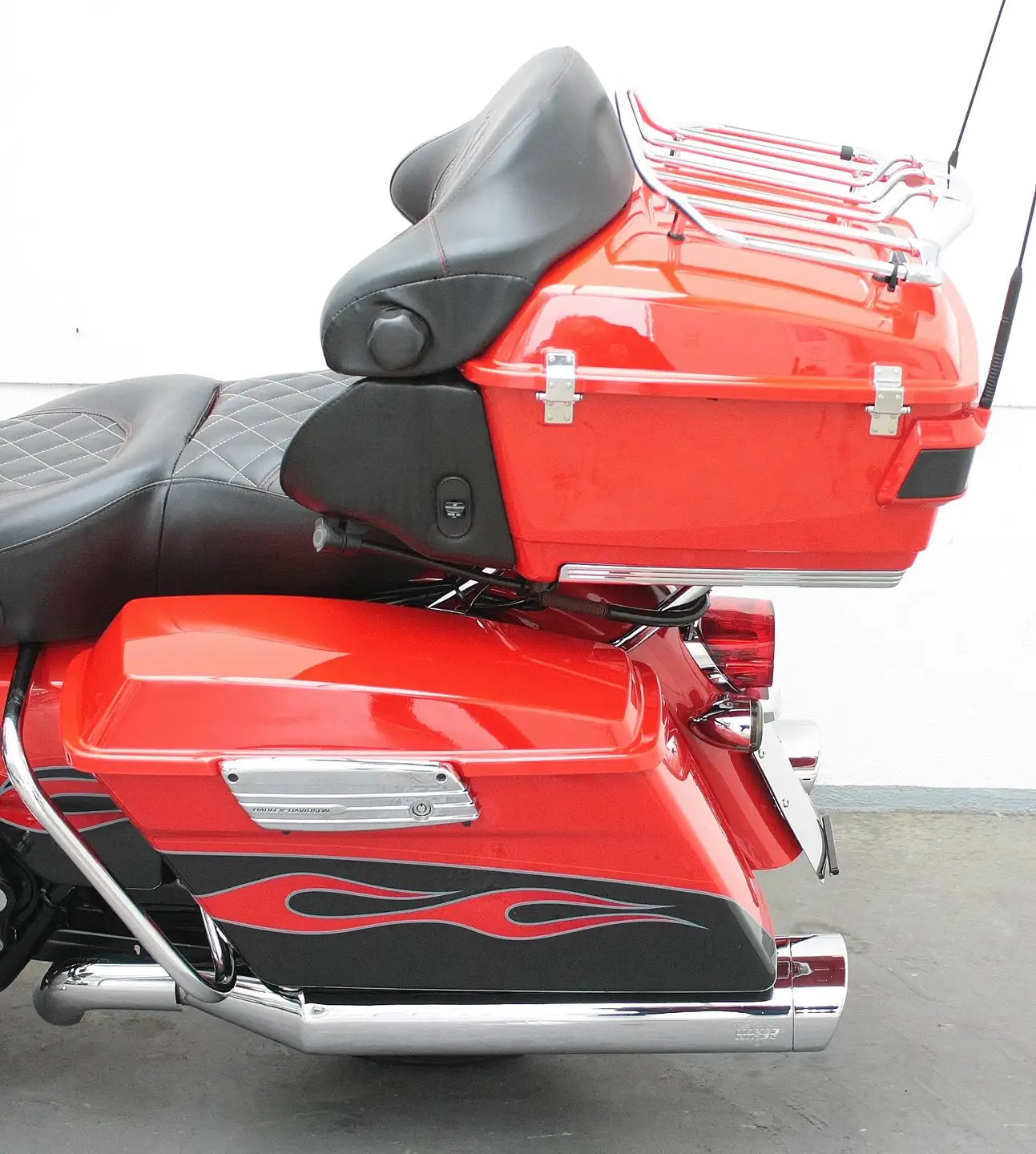 2010 Harley-Davidson Electra Glide FLHTCUSE 3 CVO 110' E-Glide Ultra Classic 5HD1.... photo 14