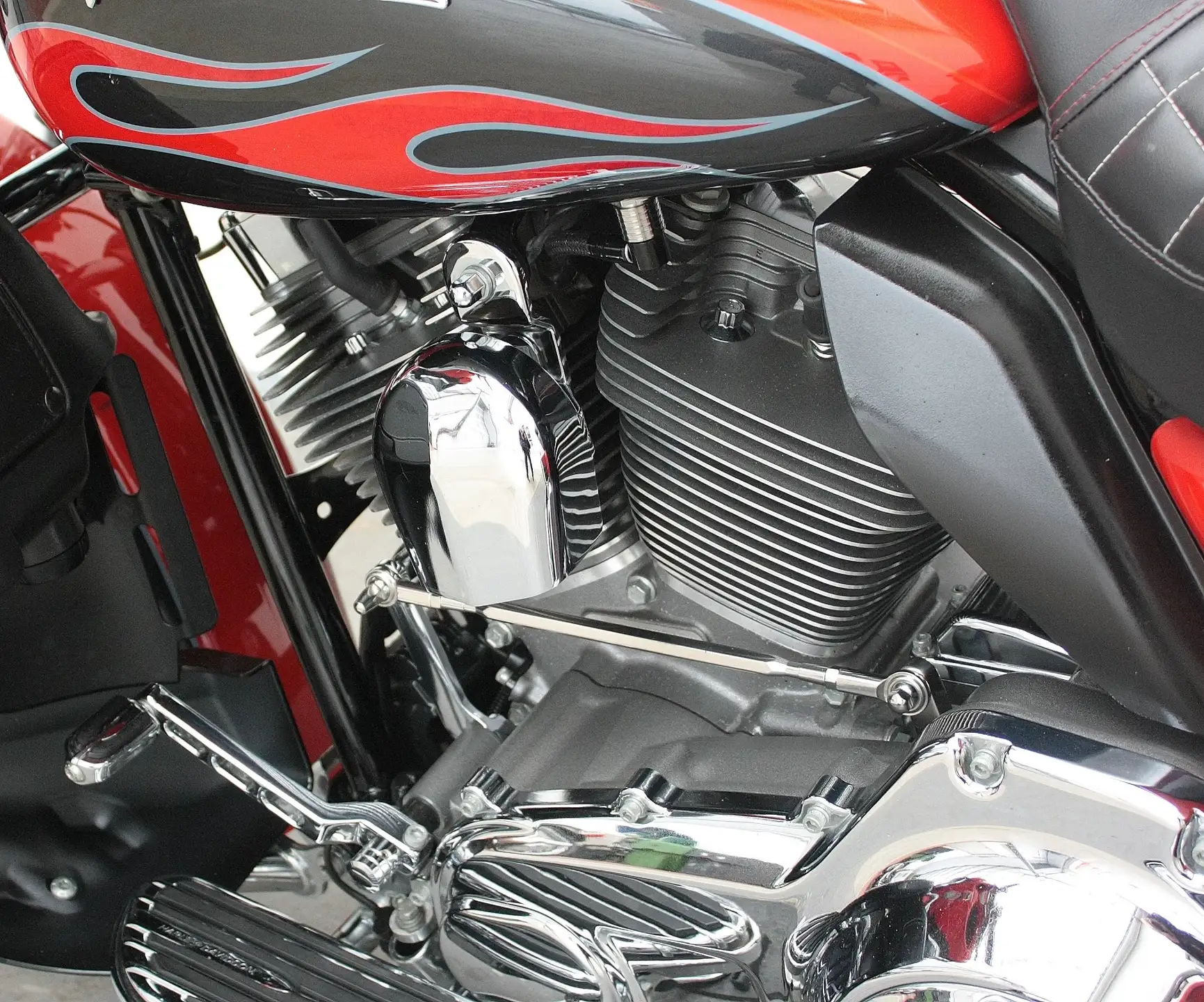 2010 Harley-Davidson Electra Glide FLHTCUSE 3 CVO 110' E-Glide Ultra Classic 5HD1.... photo 16