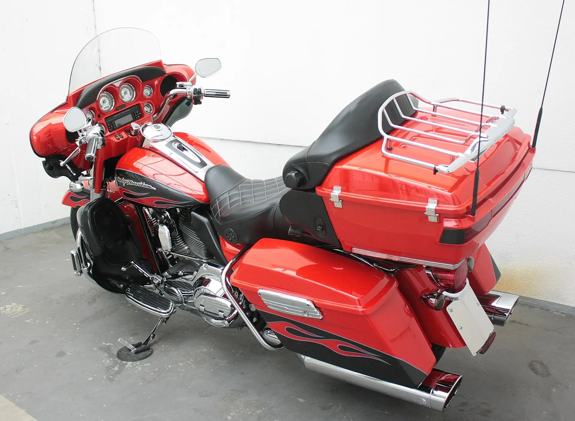 2010 Harley-Davidson Electra Glide FLHTCUSE 3 CVO 110' E-Glide Ultra Classic 5HD1.... photo 20