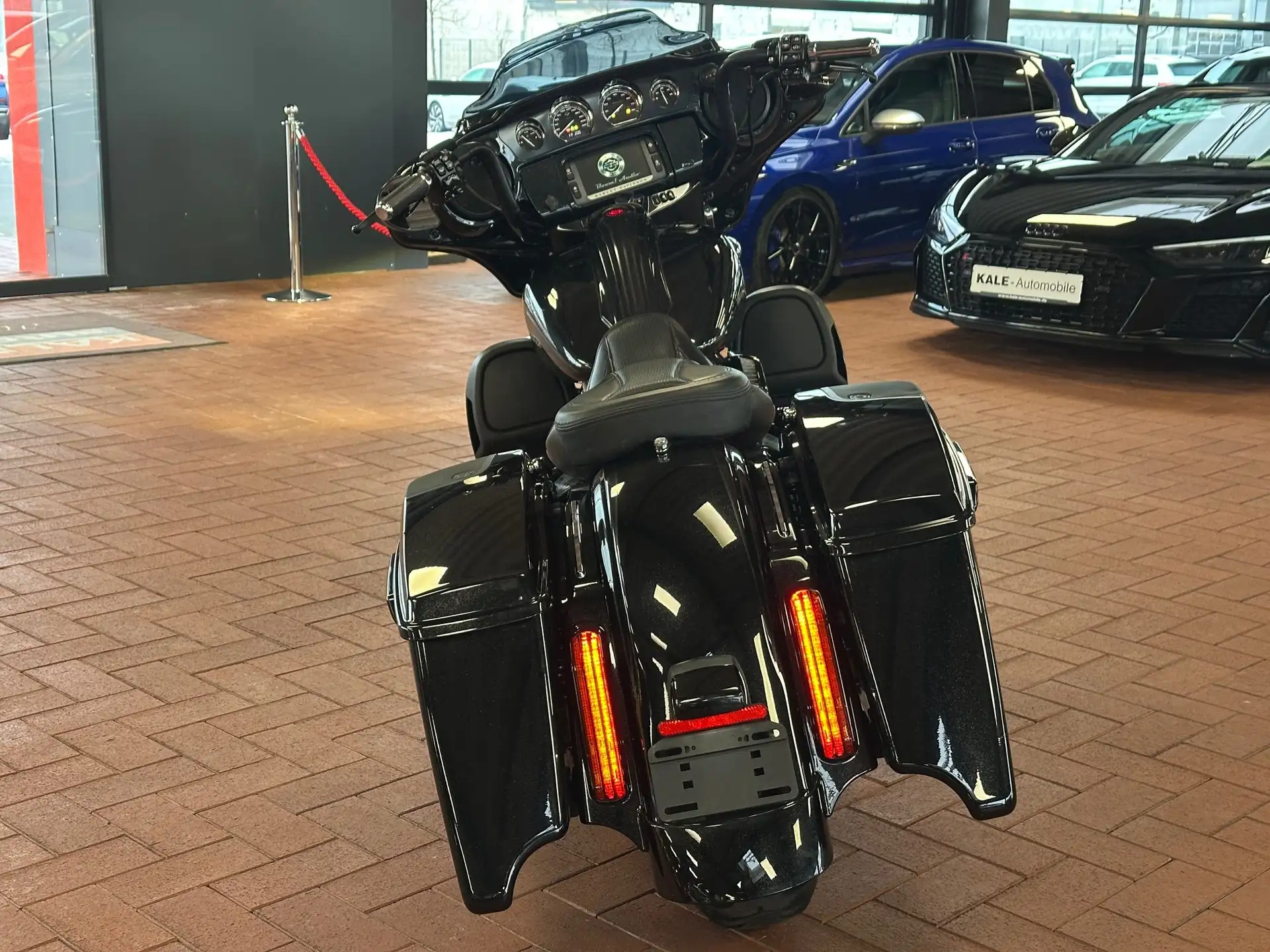 2017 Harley-Davidson Street Glide *CVO*Deutsches Modell* photo 6