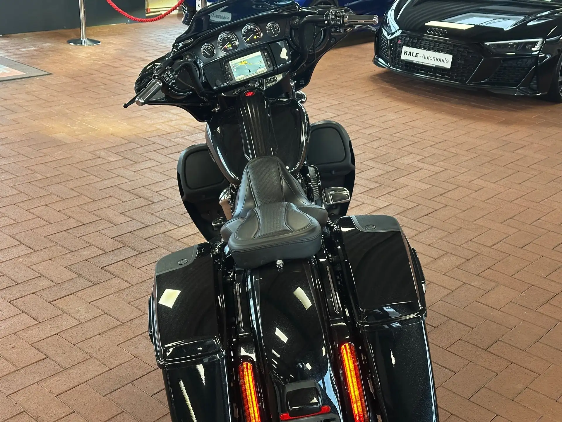 2017 Harley-Davidson Street Glide *CVO*Deutsches Modell* photo 11