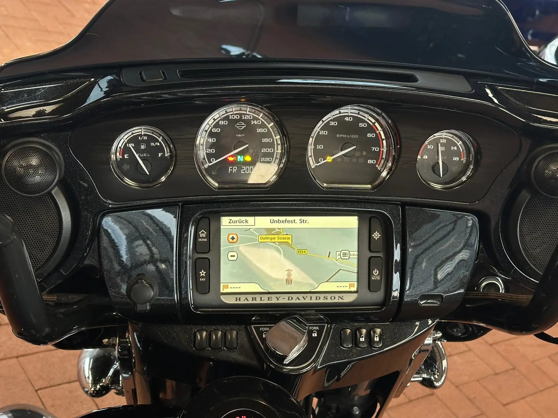 2017 Harley-Davidson Street Glide *CVO*Deutsches Modell* photo 12