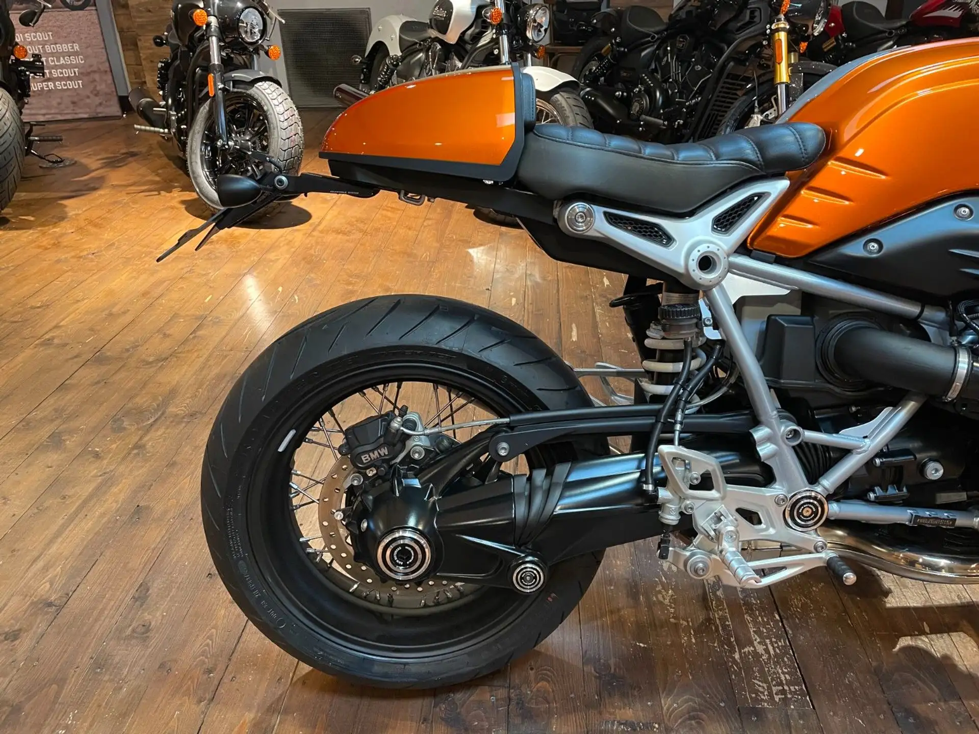2020 BMW R nineT Racer "Roland Sands" 250€/4,99% photo 16