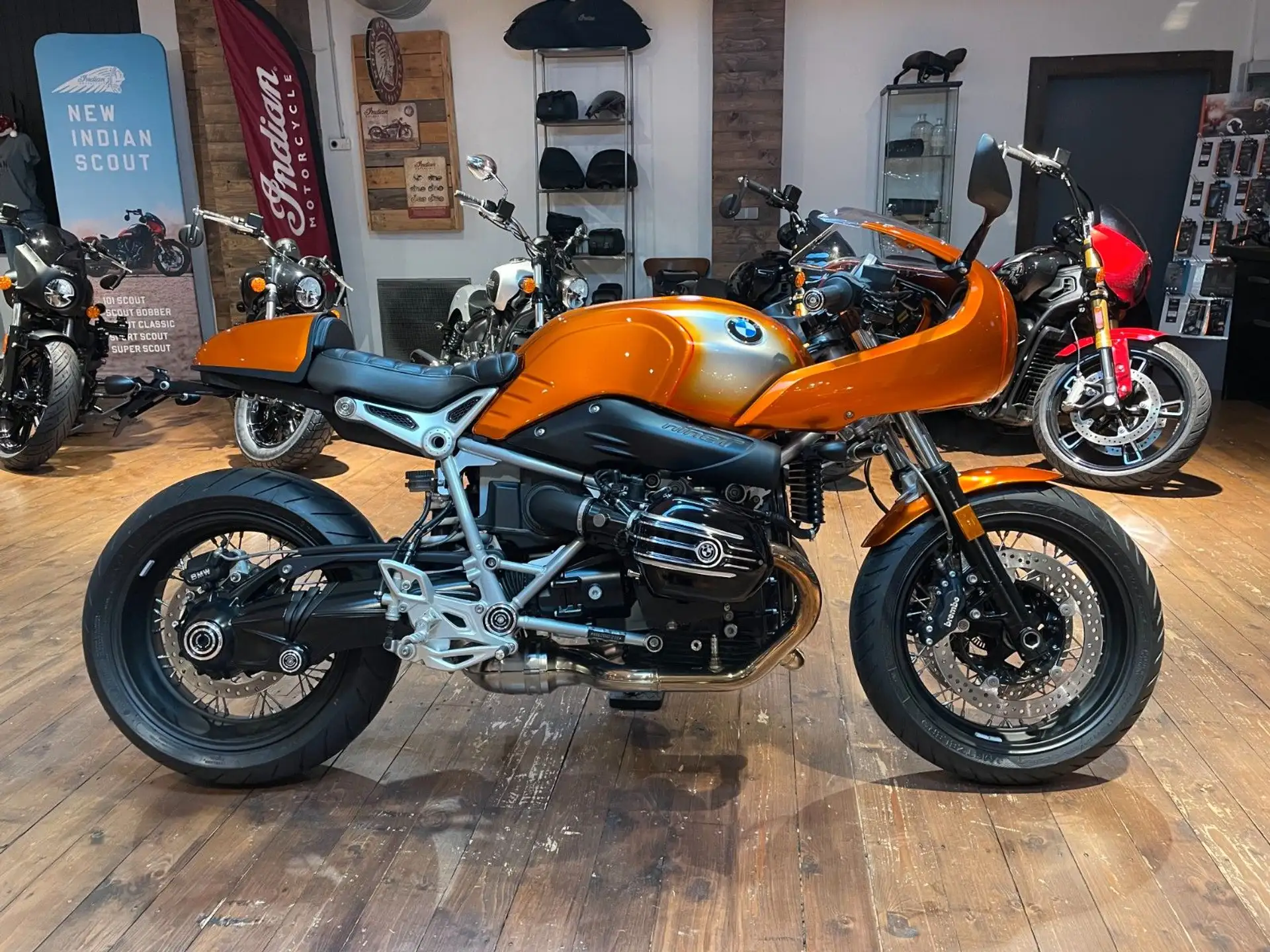 2020 BMW R nineT Racer "Roland Sands" 250€/4,99% photo 23