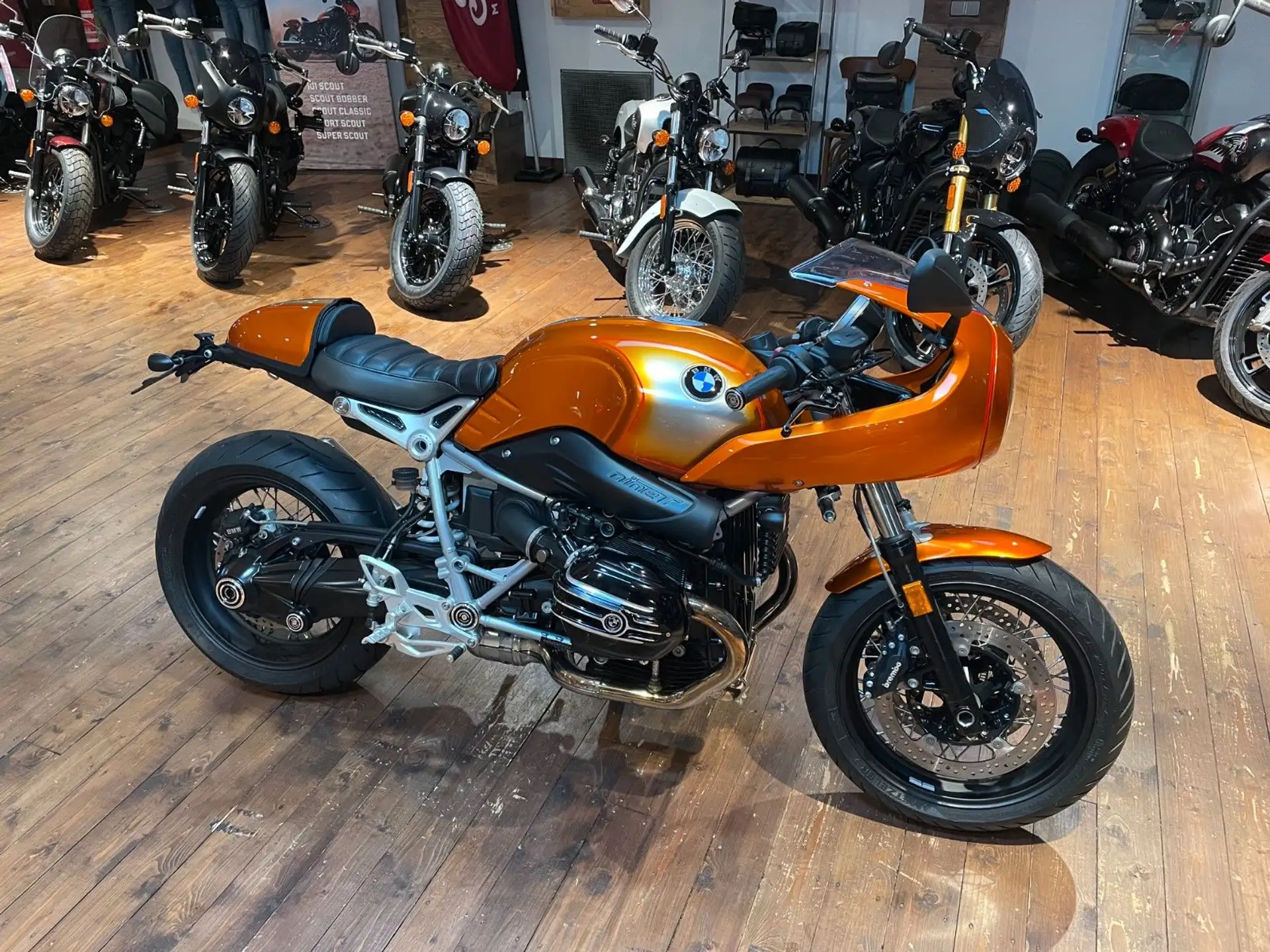 2020 BMW R nineT Racer "Roland Sands" 250€/4,99% photo 24