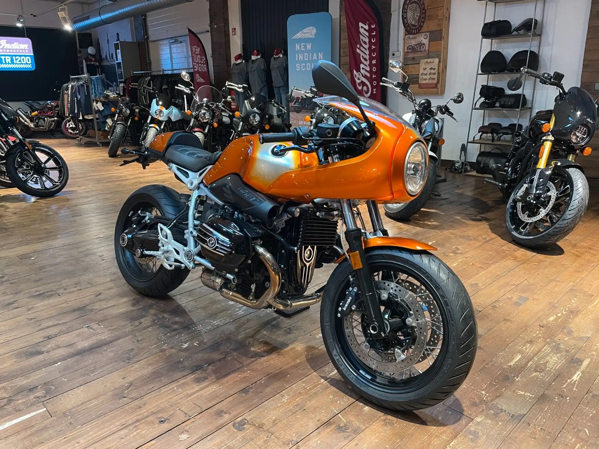 2020 BMW R nineT Racer "Roland Sands" 250€/4,99% photo 25