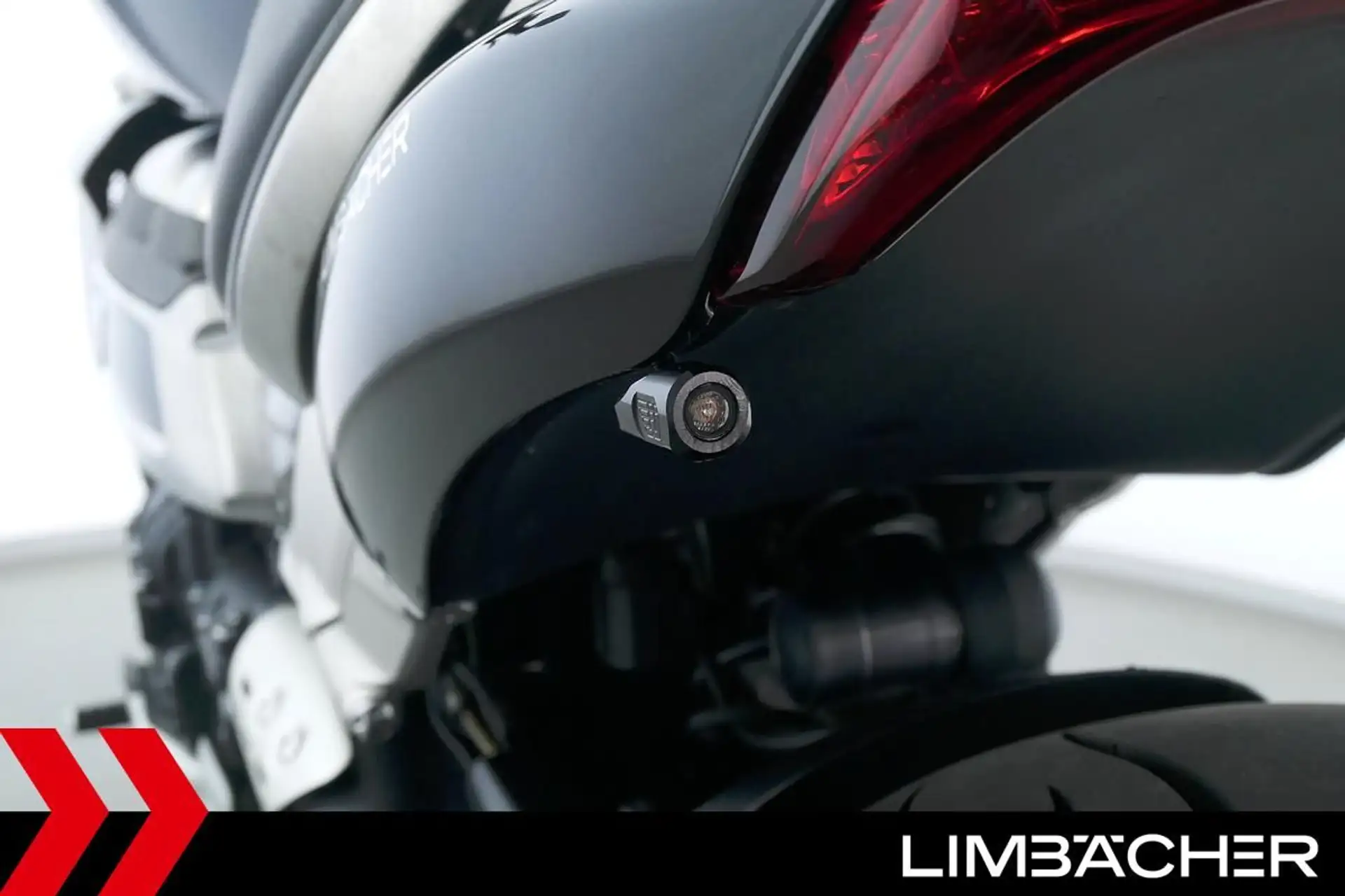 2021 Triumph Rocket 3 R QS, BT, Tempomat, Heizgriffe photo 19