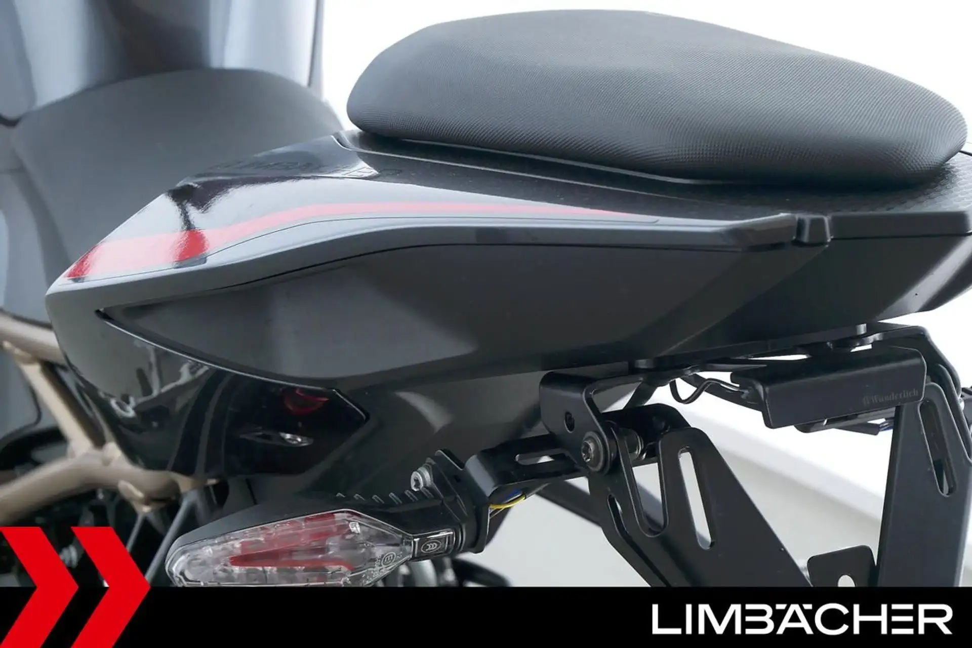2022 BMW S 1000 RR AKRAPOVIC, TOP-AUSSTATTUNG! photo 17