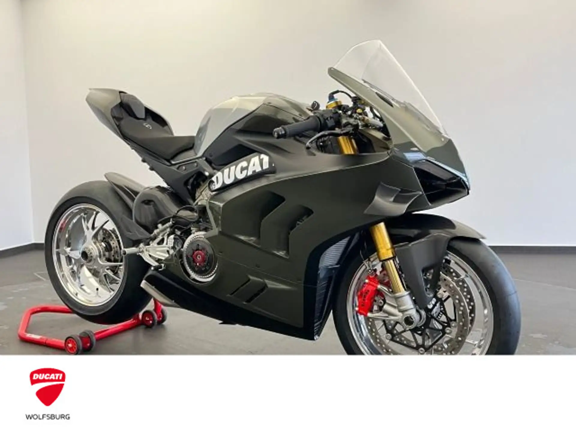2022 Ducati Panigale V4 S Black Forest
