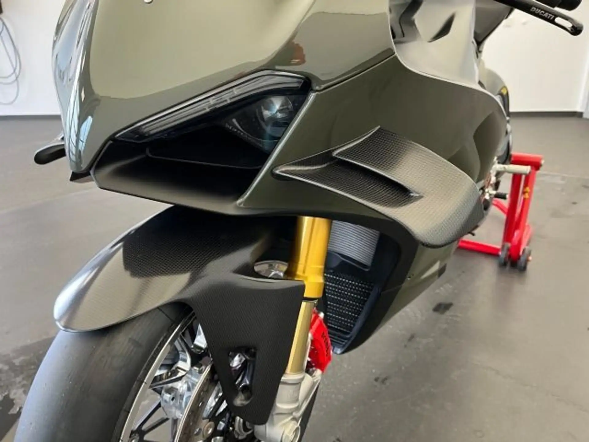 2022 Ducati Panigale V4 S Black Forest photo 5