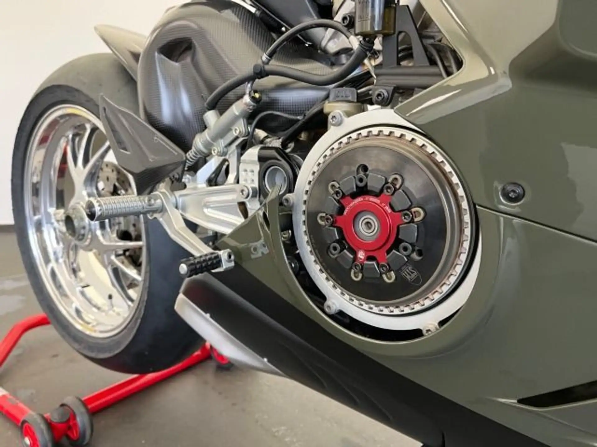 2022 Ducati Panigale V4 S Black Forest photo 8