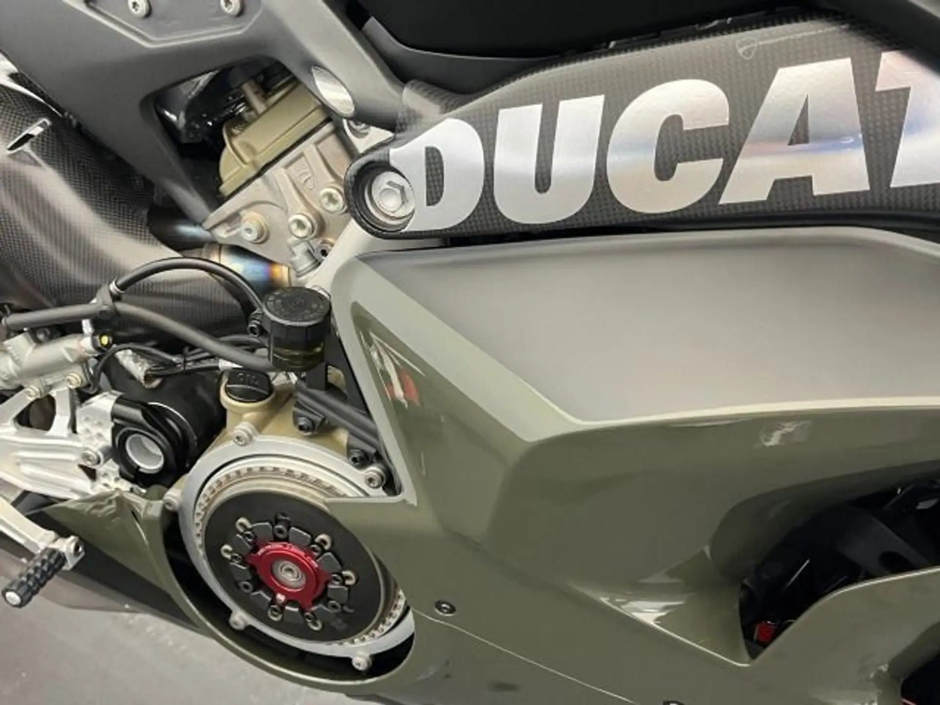 2022 Ducati Panigale V4 S Black Forest photo 14