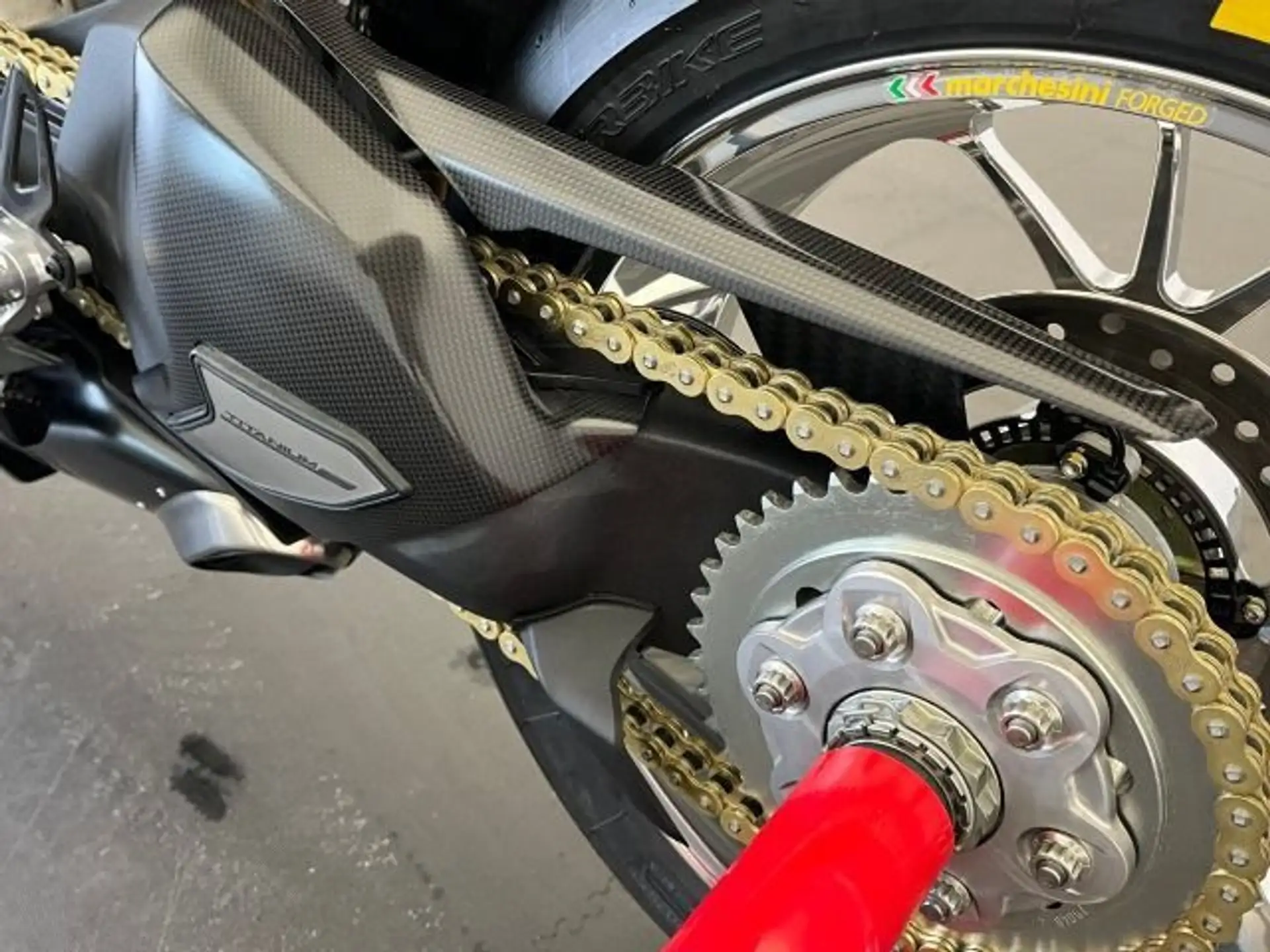 2022 Ducati Panigale V4 S Black Forest photo 17