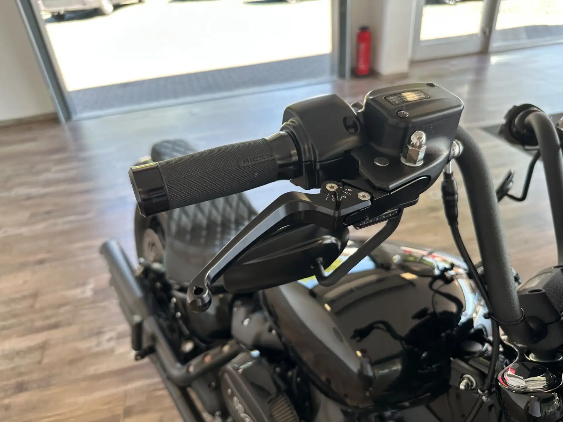 2024 Harley-Davidson Street Bob 114 FXBBS photo 13