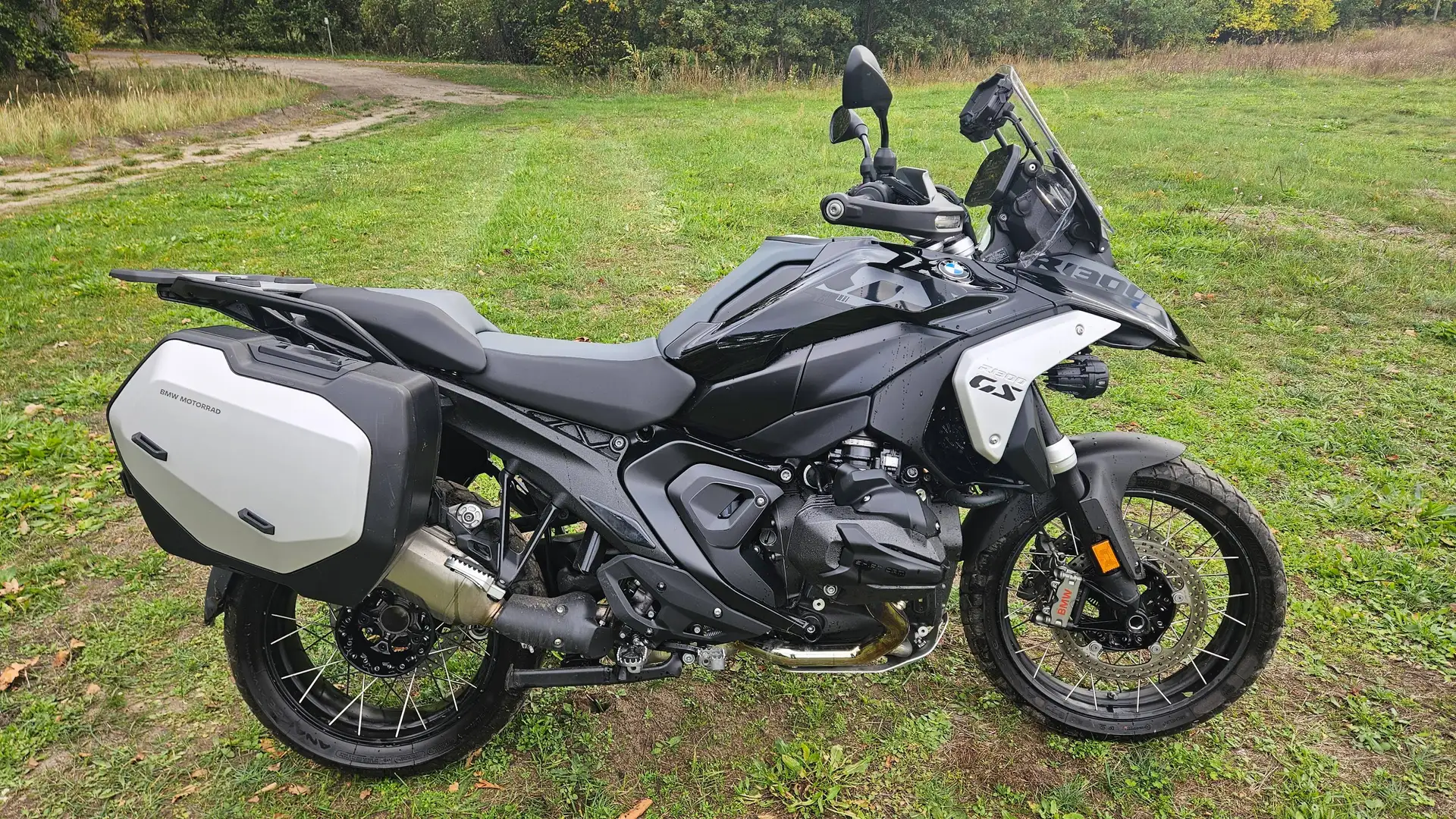 2025 BMW R 1300 GS Trippl Black photo 3
