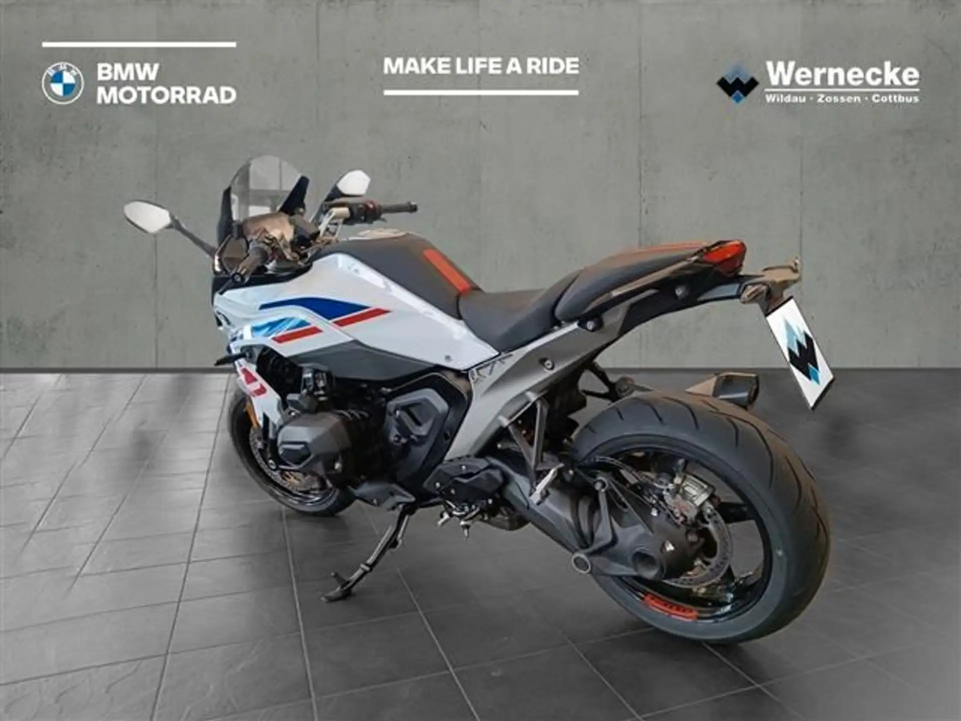 2025 BMW R 1300 RS Performance photo 3