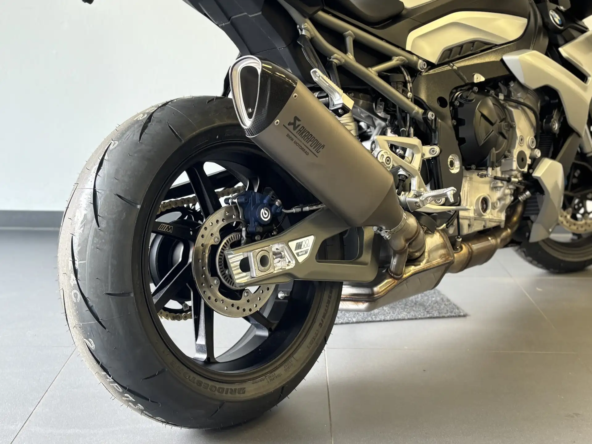 2026 BMW M 1000 R NEU, Sozius Paket, Lieferung photo 13