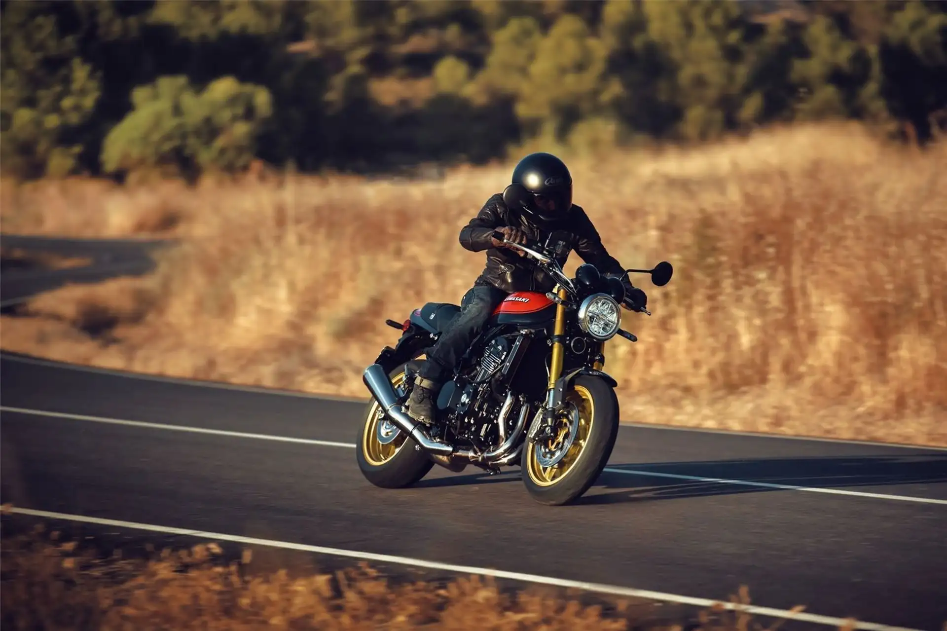 2026 Kawasaki Z900RS SE photo 4