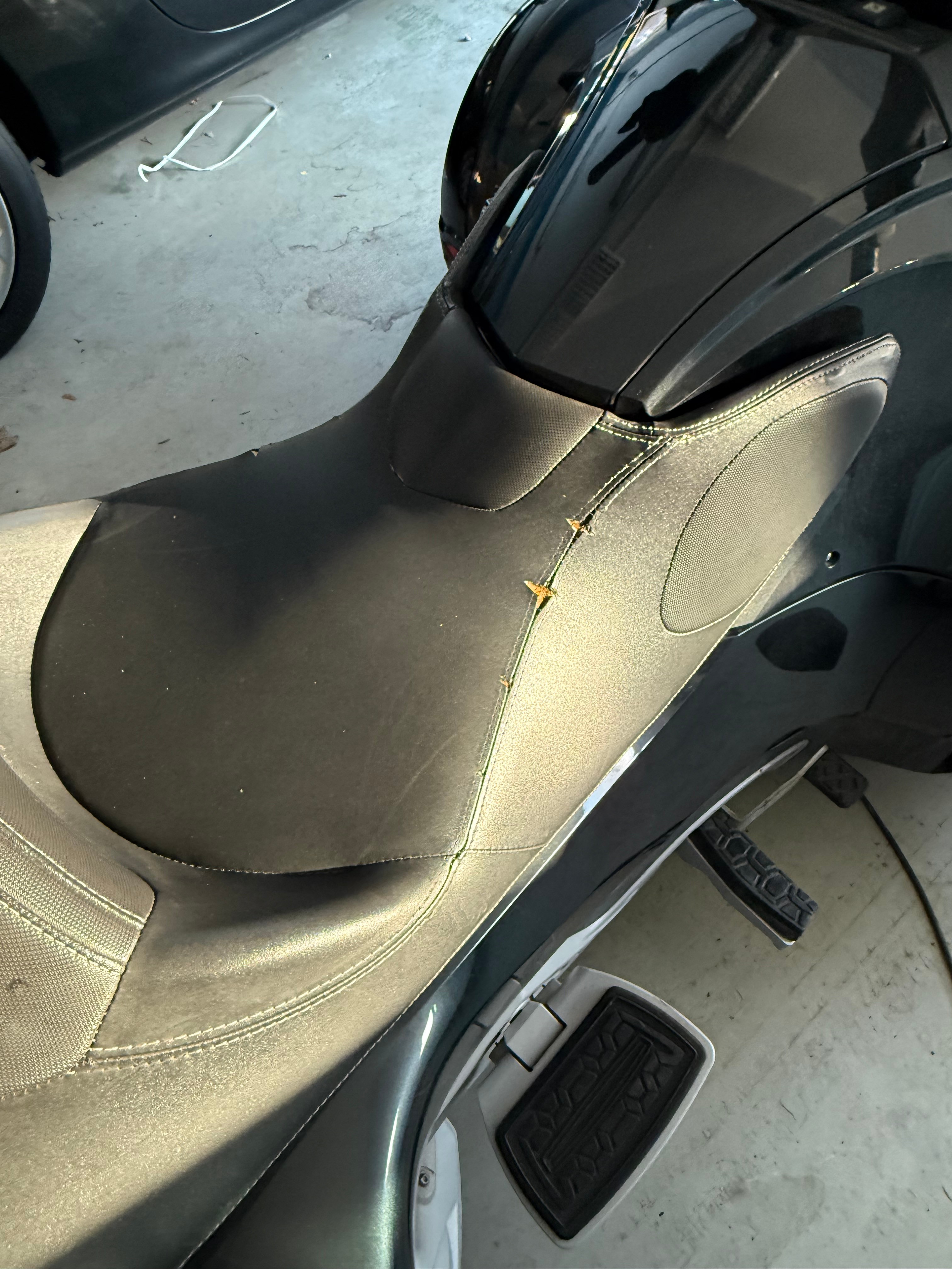 2011 CAN-AM Spyder Spyder RT-S SE5 photo 5