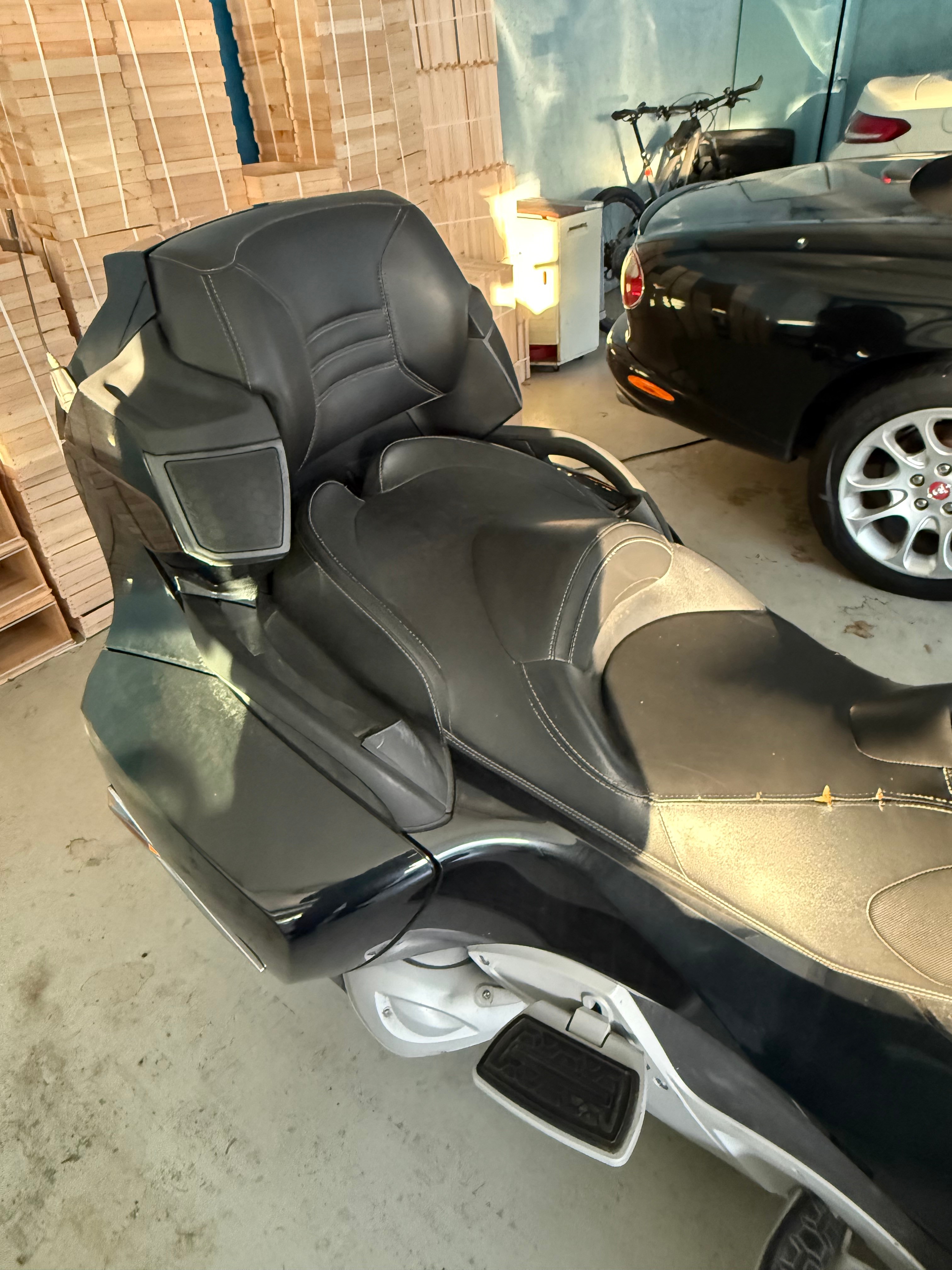 2011 CAN-AM Spyder Spyder RT-S SE5 photo 6