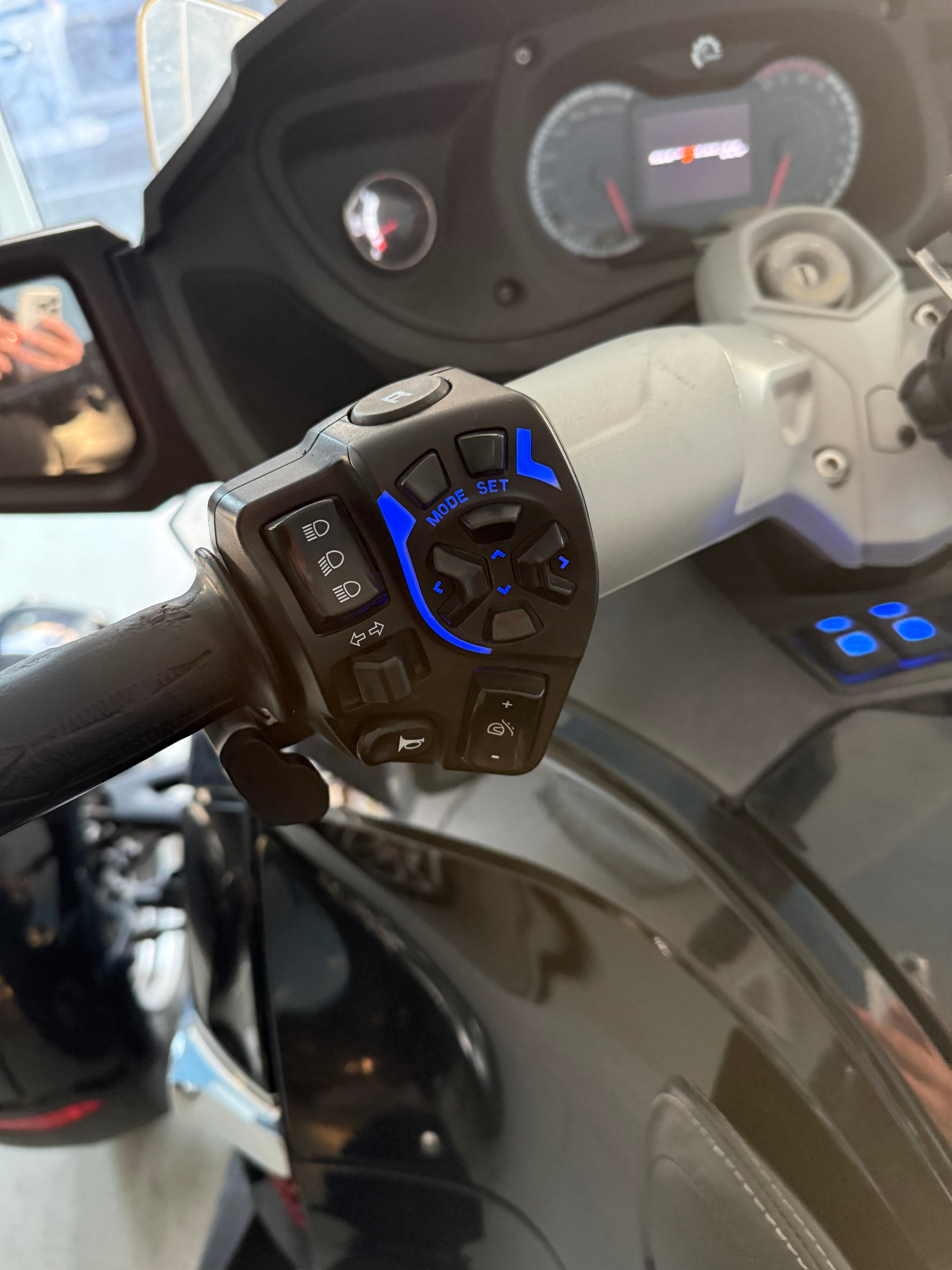 2011 CAN-AM Spyder Spyder RT-S SE5 photo 7