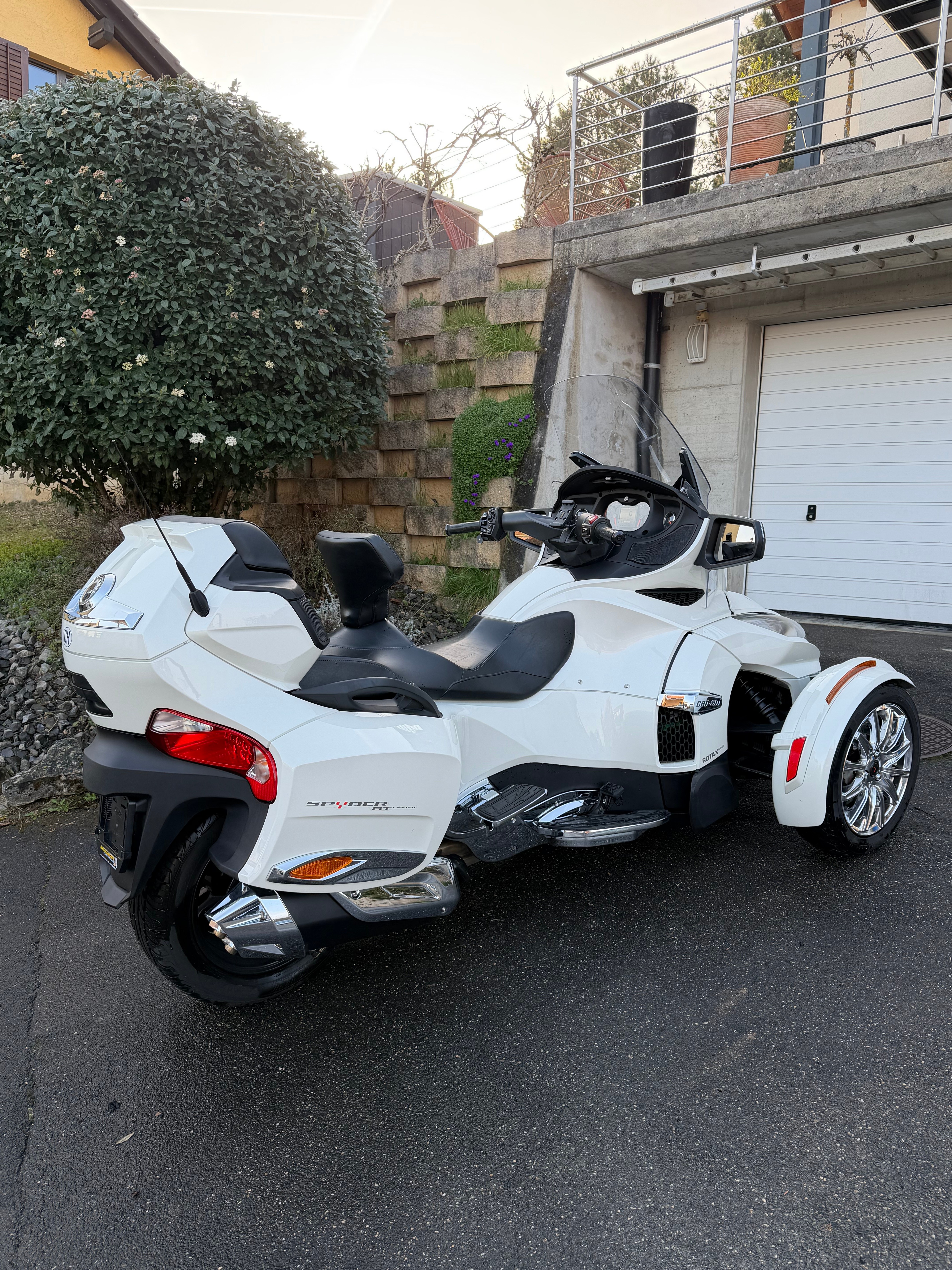 2017 CAN-AM Spyder Spyder RT-LTD SE6 photo 3